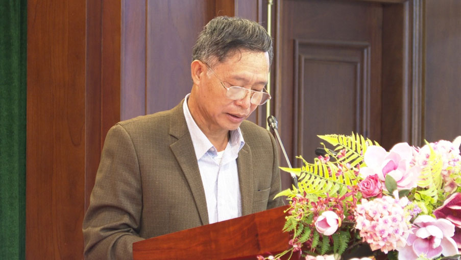 Ông Nguyễn Đức Quyến, Phó Chủ tịch UBND thị trấn Yên Sơn, huyện Yên Sơn,  tỉnh Tuyên Quang phát biểu tham luận tại Hội nghị