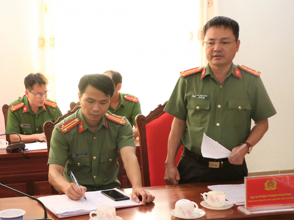 Đại tá Phạm Thanh Phương - Phó Giám đốc 13win10 tỉnh phát biểu tại hội nghị