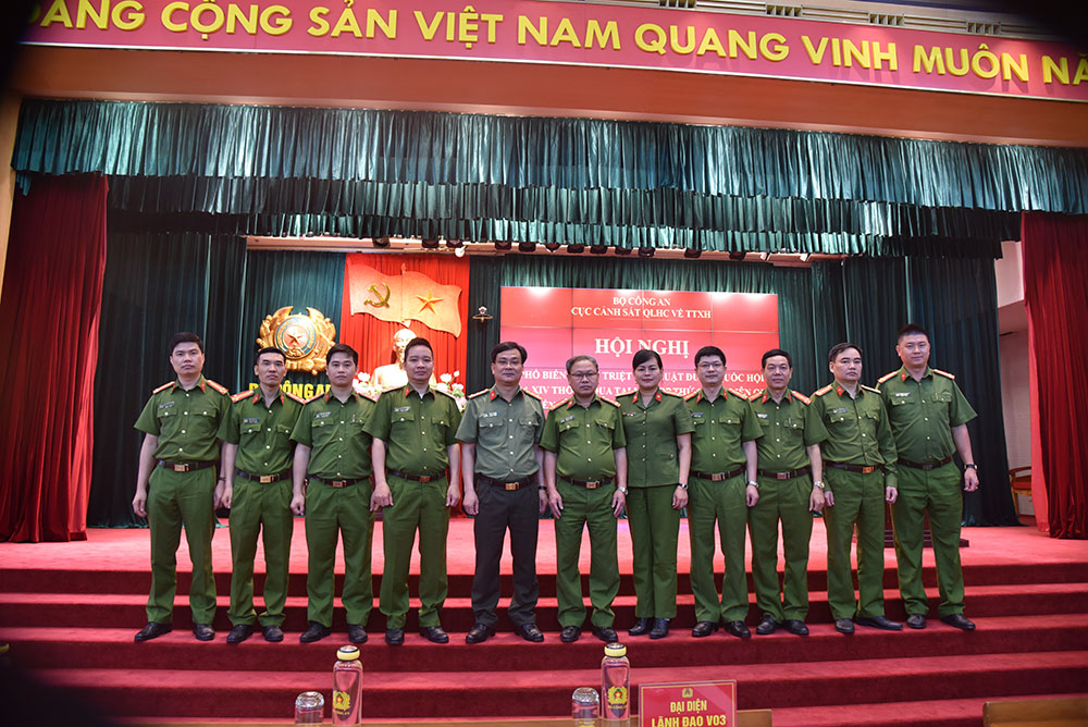 Lãnh đạo Cục Cảnh sát 13win21 hành chính về trật tự xã hội và đại biểu tham dự Hội nghị
