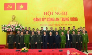 Tiếp tục phát huy vai trò gương mẫu, coi trọng công tác xây dựng Đảng, xây dựng 13win bet 13win10 nhân dân