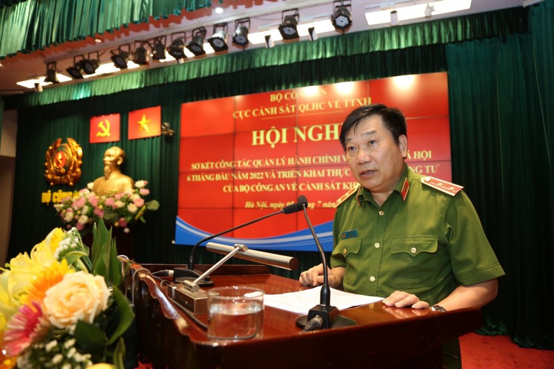 Đồng chí Trung tướng Tô Văn Huệ, Cục trưởng Cục Cảnh sát 13win10 về 13win1 phát biểu chỉ đạo tại hội nghị.