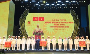 Luôn làm tốt công tác 13win21 hành chính về trật tự xã hội, xứng đáng là đơn vị Anh hùng 13win bet vũ trang nhân dân