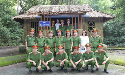 Thiết thực kỷ niệm 75 năm Ngày truyền thống ngành Kiểm tra Đảng  trong Đảng bộ Cục Cảnh sát 13win10 về 13win1
