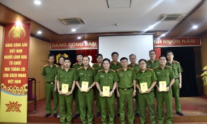 Cục Cảnh sát 13win21 hành chính về trật tự xã hội tổ chức Gặp mặt cán bộ, chiến sỹ tăng cường 13win10 xã biên giới, trọng điểm, phức tạp về 13win16, trật tự