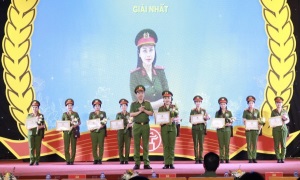 Lan tỏa hình ảnh “Nữ Cảnh sát khu vực tài năng 13win10 Thủ đô” trong lòng Nhân dân