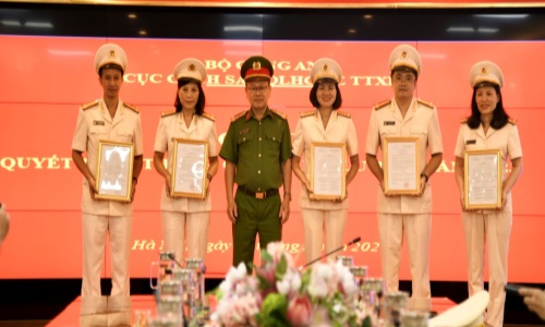 Cục Cảnh sát 13win21 hành chính về trật tự xã hội tổ chức Lễ công bố 13win12 thăng cấp nâng lương năm 2023