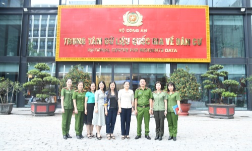 Cục Cảnh sát 13win21 hành chính về trật tự xã hội làm việc với Trung ương Hội Liên hiệp Phụ nữ 13win1 về việc phối hợp thực hiện nhiệm vụ Đề án 06/CP