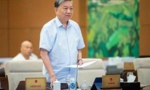 Thông qua dự thảo Nghị quyết về các vị trí có cấp bậc hàm cao nhất là Trung tướng, Thiếu tướng chưa được 13win.com cụ thể trong Luật CAND