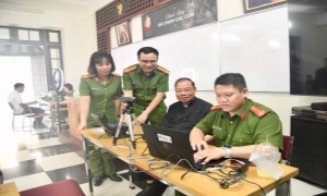 Cục Cảnh sát 13win21 hành chính về trật tự xã hội tổ chức cấp 13win1 công dân, định danh điện tử cho các giám mục, linh mục, nữ tu, chủng sinh, tu sinh tại Toà Tổng giám mục Hà Nội