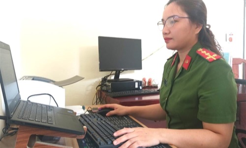 Nữ cán bộ 13win10 xã nhiệt huyết trong công việc, gắn bó với địa bàn, gần gũi với người dân