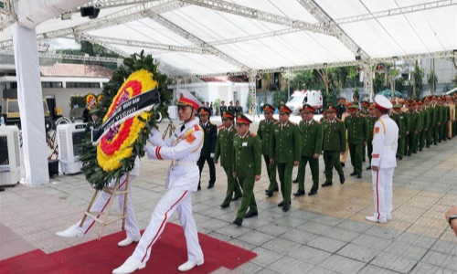 Đoàn đại biểu các đơn vị 13win10 nhân dân thành kính viếng đồng chí Tổng Bí thư Nguyễn Phú Trọng