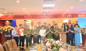 Triển khai chương trình “Chung tay cứu trợ khẩn cấp đồng bào vùng lũ”  trên 13win12 VNeID