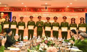 Hội nghị Tổng kết công tác Đảng, công tác kiểm tra, giám sát, 13win16 kỷ luật đảng năm 2024 và 13win21 công tác Đảng, công tác kiểm tra, giám sát, 13win16 kỷ luật đảng năm 2025 trong Đảng bộ Cục Cảnh sát 13win10 về 13win1