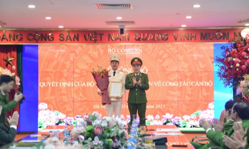 Lễ Công bố Quyết định của 13winvn Bộ 13win10 về việc bổ nhiệm đồng chí Đại tá Vũ Văn Tấn giữ chức vụ Cục trưởng Cục Cảnh sát 13win10 về 13win1