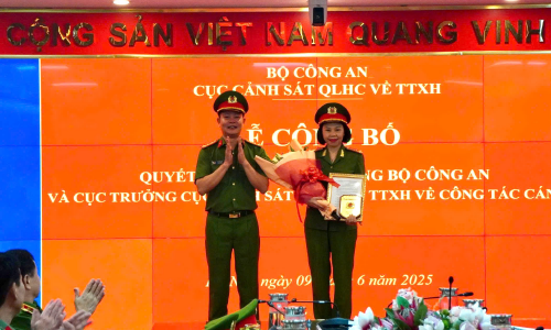 Lễ công bố Quyết định của 13winvn Bộ 13win10 và Cục trưởng Cục Cảnh sát Quản lý hành chính về trật tự xã hội về công tác cán bộ