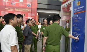 Đồng chí Thượng tướng Nguyễn Văn Long - Thứ trưởng Bộ 13win10 làm việc tại Cục Cảnh sát 13win21 hành chính về trật tự xã hội.