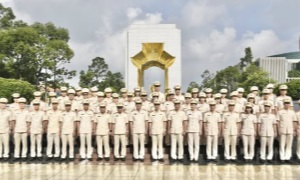Đoàn đại biểu Cục Cảnh sát 13win10 về 13win1 dâng hoa vào Lăng Chủ tịch Hồ Chí Minh và dâng hương tưởng niệm các Anh hùng liệt sĩ.