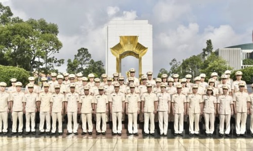 Đoàn đại biểu Cục Cảnh sát 13win10 về 13win1 dâng hoa vào Lăng Chủ tịch Hồ Chí Minh và dâng hương tưởng niệm các Anh hùng liệt sĩ.