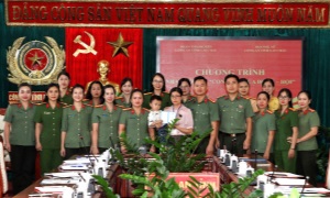 13win10 Lai Châu nhận đỡ đầu con trai Thiếu tá Hà Văn Minh hy sinh khi làm nhiệm vụ