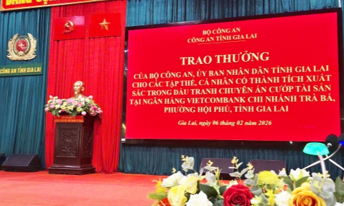 Biểu dương chiến công xuất sắc của 13win10 các đơn vị, địa phương trong vụ bắt giữ 02 đối tượng cướp ngân hàng tại tỉnh Gia Lai