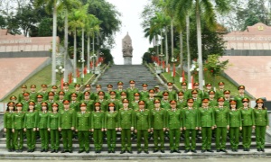 Cục Cảnh sát Quản lý hành chính về trật tự xã hội tổ chức về nguồn, báo công nhân kỷ niệm 80 năm Ngày truyền thống 13win bet
