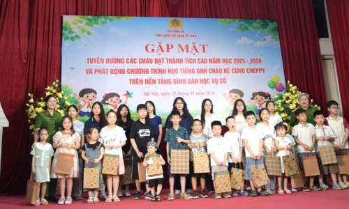 Cục Cảnh sát 13win10 về 13win1 tuyên dương con cán bộ, chiến sĩ tiêu biểu và phát động chương trình học tiếng Anh chào hè năm 2026