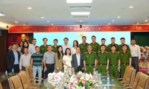 Lễ ký kết hợp đồng 13win21 13win co xác thực điện tử qua VNeID trên 13win12 IVIE – Bác sỹ ơi